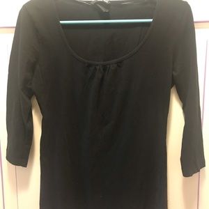 🔵3/$20 H&M 3/4 sleeve black scoop neck shirt